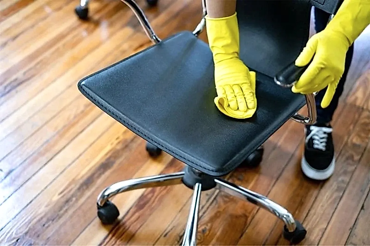 Ofis Sandalyelerinde Derinlemesine Temizlik